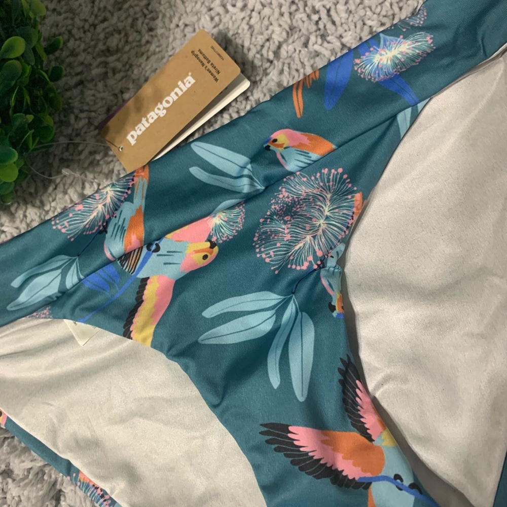 Patagonia Parrots Teal Bikini Bottom Size M - Picture 2 of 4
